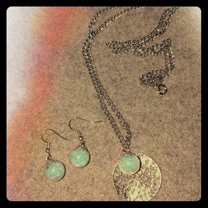 'Captured Waters' Necklace & Earrings set